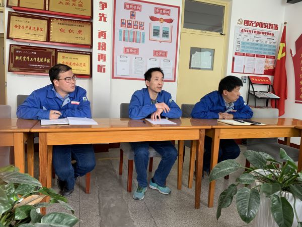 為確保此次大檢修停車計(jì)劃安全順利的完成，動力車間及早動手，精心組織，周密部署。按照公司大檢修指揮部的停車計(jì)劃，及時(shí)召開車間大檢修停車計(jì)劃工作會議.jpg