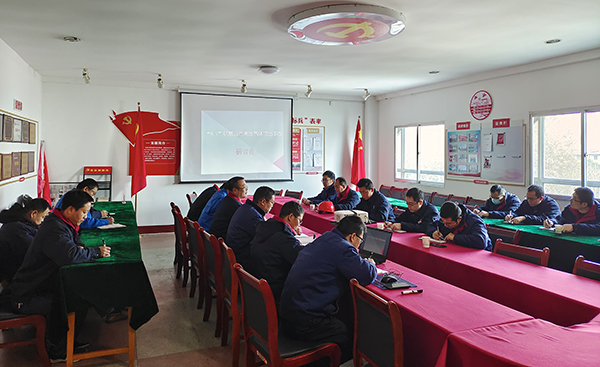 12月27日14：10，合成車間開展典型事故案例討論.jpg